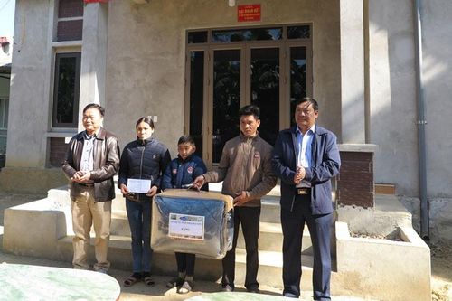 Hỗ trợ 90 triệu đồng xây nhà đại đoàn kết cho hộ nghèo