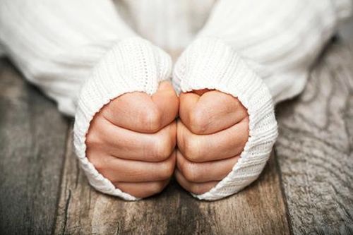 Những cách giữ ấm tay, chân vào mùa đông