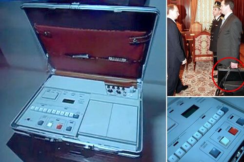 Lần đầu tiên mở khóa vali hạt nhân tối mật của Tổng thống Putin