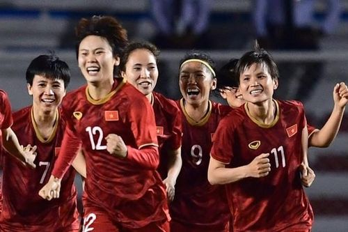 Các nữ tuyển thủ Việt Nam được thưởng xe máy mới