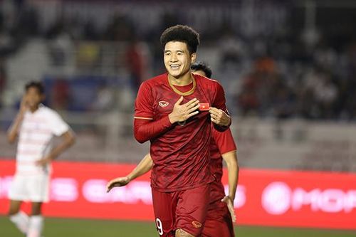 Đức Chinh phân tài cao thấp với Osvaldo Haay