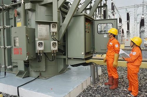 Nỗ lực bảo đảm an toàn hành lang lưới điện cao áp ở Hà Nội