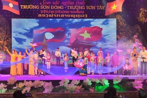 Giao lưu nhân dân Việt Nam - Lào: 'Son sắt nghĩa tình, Trường Sơn Đông – Trường Sơn Tây'