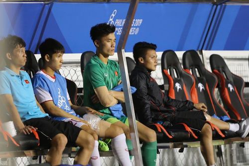 Thủ thành Bùi Tiến Dũng hết cơ hội sửa sai