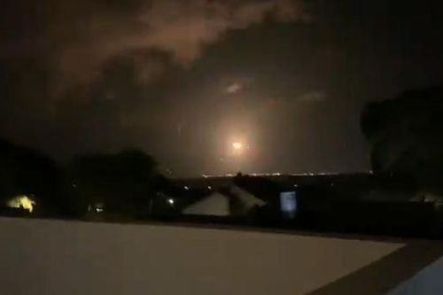 Clip hệ thống vòm sắt của Israel chặn rocket từ Gaza