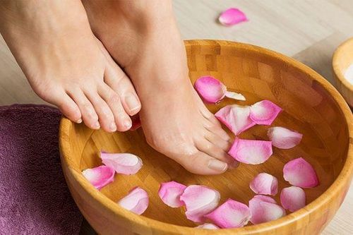 Ngâm chân nước nóng: Cực tốt và cực độc, biết mà tránh kẻo ân hận mấy cũng muộn
