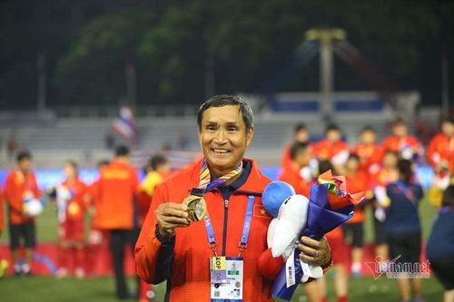 HLV Mai Đức Chung: 'Mong U22 Việt Nam nối bước, lấy vàng SEA Games'