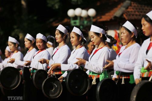 Trình diễn di sản văn hóa phi vật thể tiêu biểu các dân tộc Hòa Bình