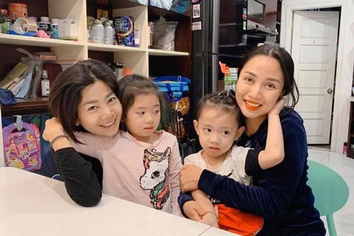 Hậu điều trị ung thư, diễn viên Mai Phương lộ rõ vẻ phờ phạc dù luôn nở nụ cười