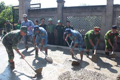 Hoàn thành đợt công tác dân vận tại xã Phú Thạnh
