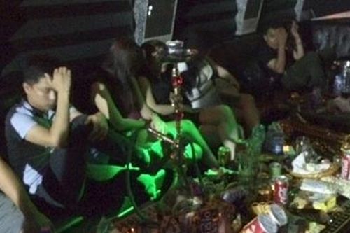 Bí ấn trong những quán karaoke vùng ven đô đất Cảng