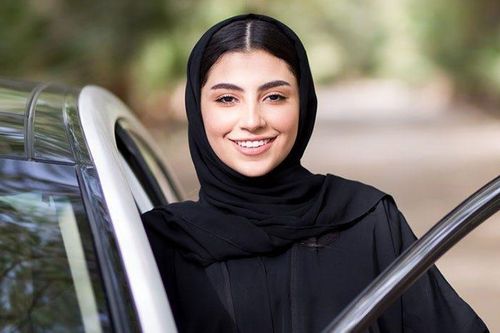 Saudi Arabia đã cho phép nữ đi chung lối với nam vào nhà hàng