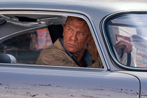 Hàng loạt mẫu xe đình đám xuất hiện trong trailer phim James Bond mới