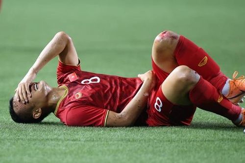 Trọng Hoàng: Chiến binh 'không tuổi' của ông Park đặc biệt cỡ nào?