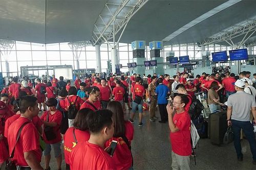 'Cháy' chỗ đi Philippines cổ vũ U22 Việt Nam đá chung kết