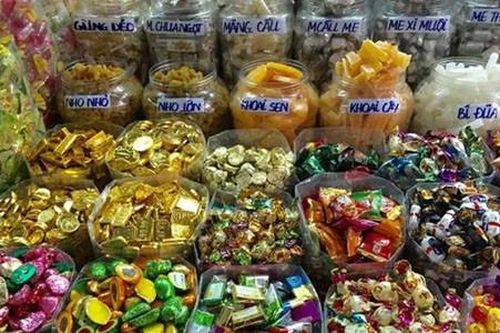 Lựa chọn thực phẩm, bánh kẹo an toàn trong dịp Tết