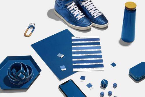 Classic Blue - Xanh dương cổ điển là màu sắc chính thức của năm 2020