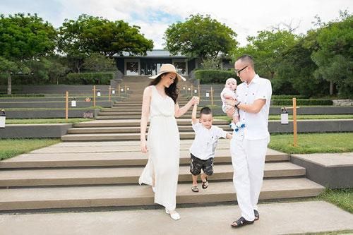 Cậu ấm sinh ra đã 'ngậm thìa vàng' nhà siêu mẫu Ngọc Thạch