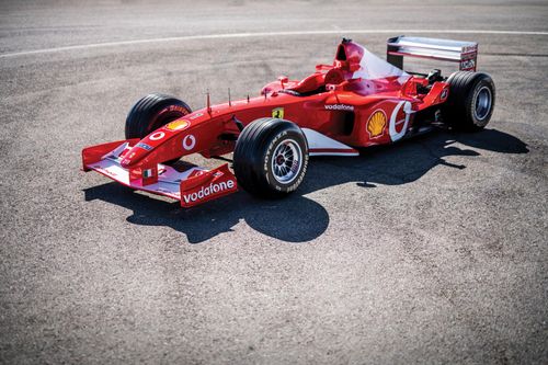 Xe đua F1 của huyền thoại Michael Schumacher được bán đấu giá kỉ lục