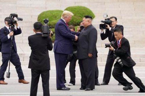 Trump cảnh báo Triều Tiên 'mất tất cả' nếu hành xử đường đột