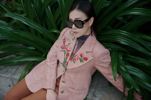 Phương Oanh 'Quỳnh búp bê' hóa quý cô kiêu kỳ