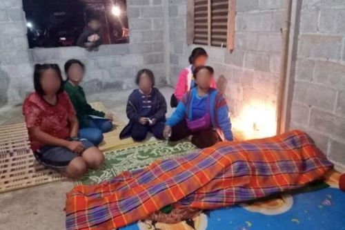 Nhường hết chăn cho con, cha chết cóng trong đêm