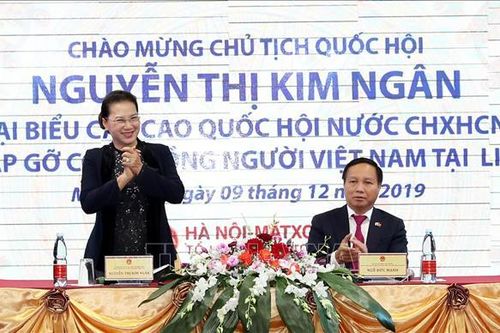 Chủ tịch Quốc hội Nguyễn Thị Kim Ngân thăm, gặp gỡ cộng đồng người Việt Nam tại Nga