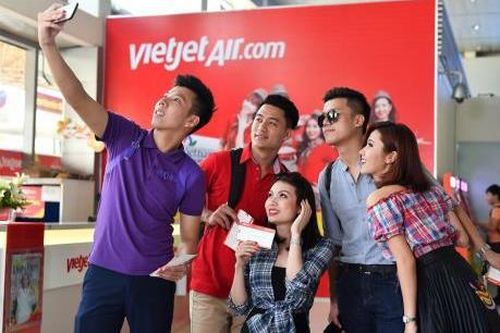Vietjet Air dành tặng toàn bộ đội bóng nam và nữ SEA Games bay miễn phí 1 năm