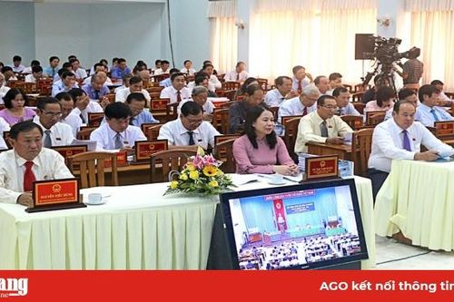 Kỳ họp thứ 12, HĐND tỉnh khóa IX (nhiệm kỳ 2016-2021): Thủ trưởng các sở, ngành trả lời chất vấn các vấn đề cử tri quan tâm