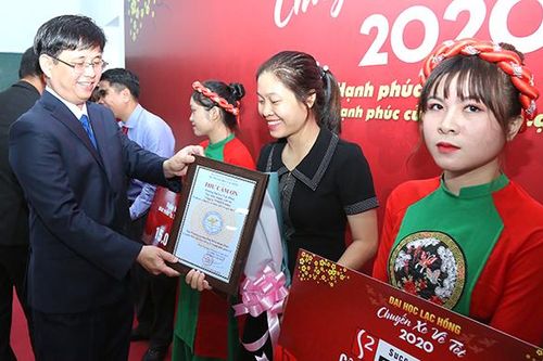Tặng 930 vé xe Tết cho sinh viên