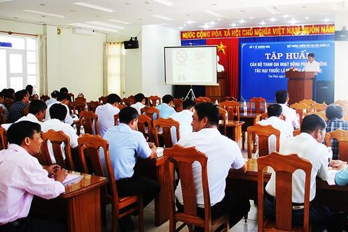 Đẩy mạnh phòng, chống tác hại thuốc lá ở cơ quan, đơn vị