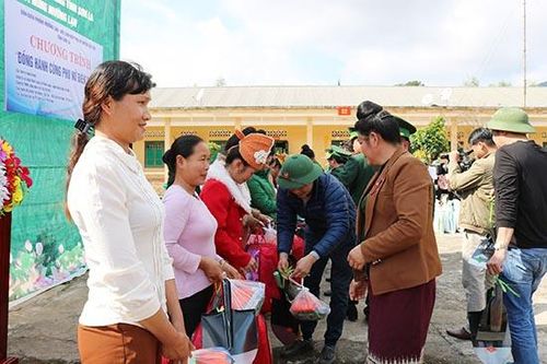 Lan tỏa Chương trình 'Đồng hành cùng phụ nữ biên cương'