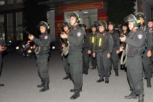 Thức trắng đêm để niềm vui của người hâm mộ thêm trọn vẹn