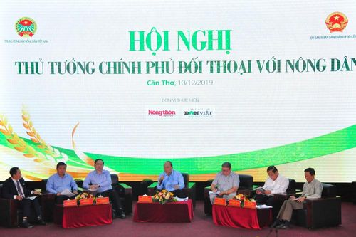 Thủ tướng Nguyễn Xuân Phúc: 'Nông dân cũng phải tự đổi mới'