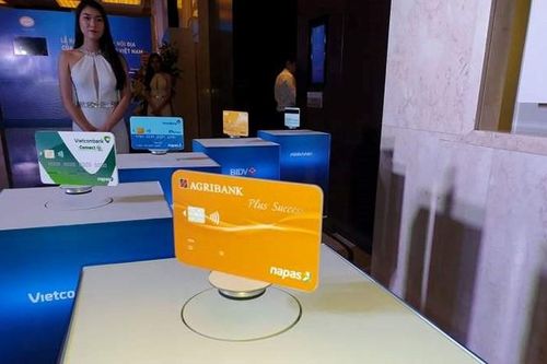 Mới có 10% thẻ ATM chuyển từ thẻ từ sang chip