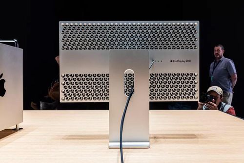 Ngoài chân đế 1.000 USD, màn hình Apple còn cần khăn chuyên dụng