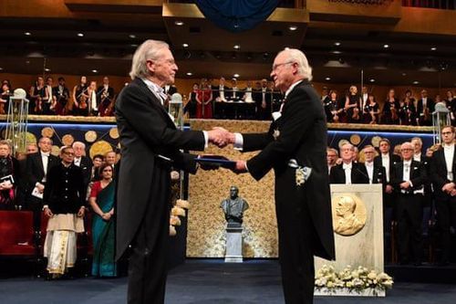 Nhiều nơi tẩy chay dữ dội giải Nobel văn học của Peter Handke