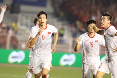 U22 Việt Nam vô địch SEA Games: Văn Hậu sáng bừng giữa thời khắc lịch sử