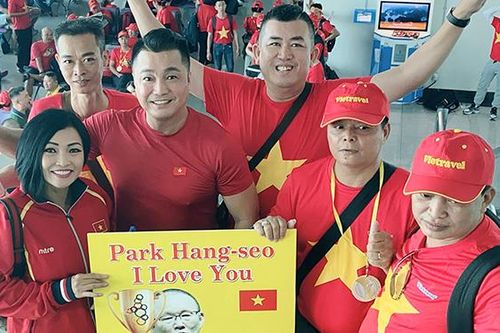 Sang Philippines xem chung kết, Lý Hùng - Phương Thanh vỡ òa vì U22 Việt Nam giành HCV SEA Game 30