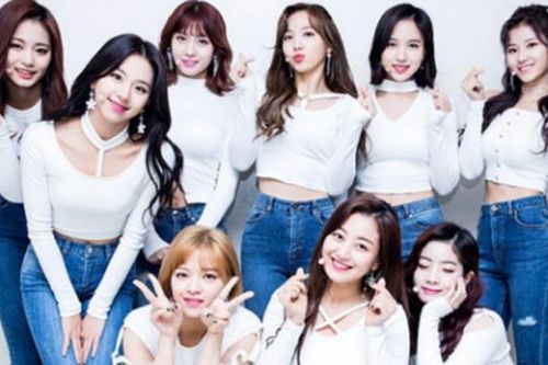 Bí ẩn vẫn chưa được giải dù MV 'Heartshaker' của Twice đạt 300 triệu view