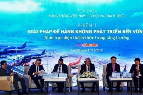 Bàn hướng phát triển ngành hàng không bền vững
