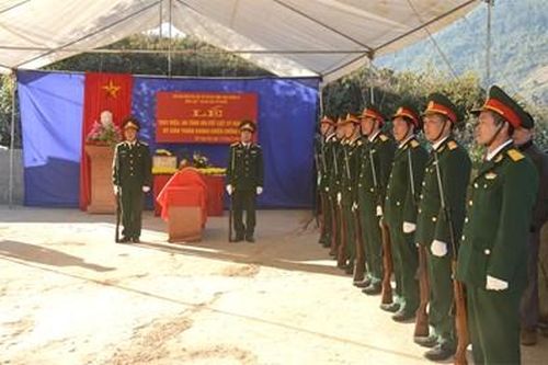 Ban chỉ đạo 515 tỉnh Yên Bái phối hợp quy tập, truy điệu và an táng hài cốt Liệt sĩ Giàng A Dê