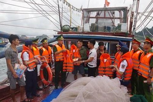Những việc làm hợp lòng dân