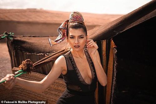 Mỹ nhân Hollywood 'thả rông' vòng 1 chụp ảnh khêu gợi