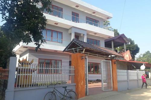 Biệt thự 3 tầng nổi bật giữa vùng núi của gia đình Hà Đức Chinh
