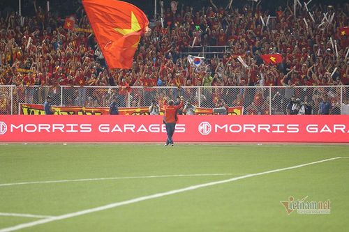 U22 Việt Nam nhận mưa tiền thưởng sau tấm HCV SEA Games