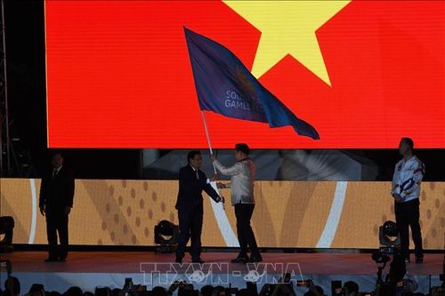 Việt Nam tiếp nhận cờ đăng cai SEA Games 31