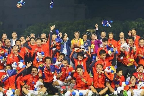 Tập đoàn Hưng Thịnh thưởng 1 tỷ đồng cho đội tuyển bóng đá nam U22 Việt Nam
