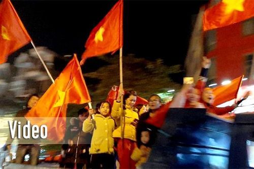 Người dân Tuyên Quang ăn mừng chức vô địch Sea Games 30