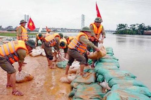 Đẩy mạnh tuyên truyền pháp luật đê điều, phòng, chống thiên tai